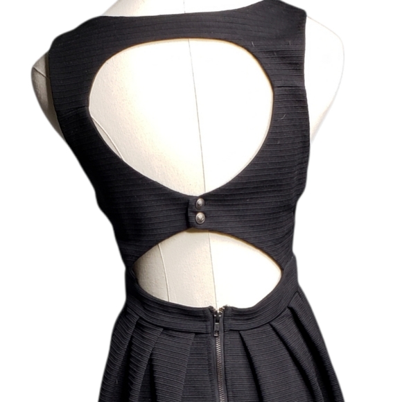 YA Sleeveless Little Baxk Black Keyhole Dress Sparkle Built In Side Cutouts EUC - Picture 3 of 8